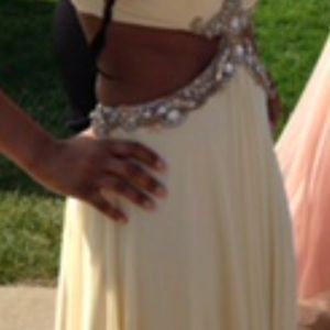 Cream colored prom dress size 1
